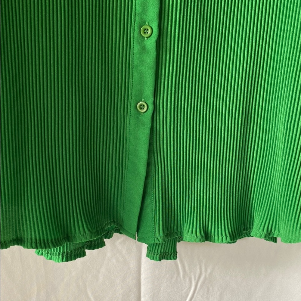 PrettyLittleThing Emerald Button-Down Shirt - Picture 6 of 11